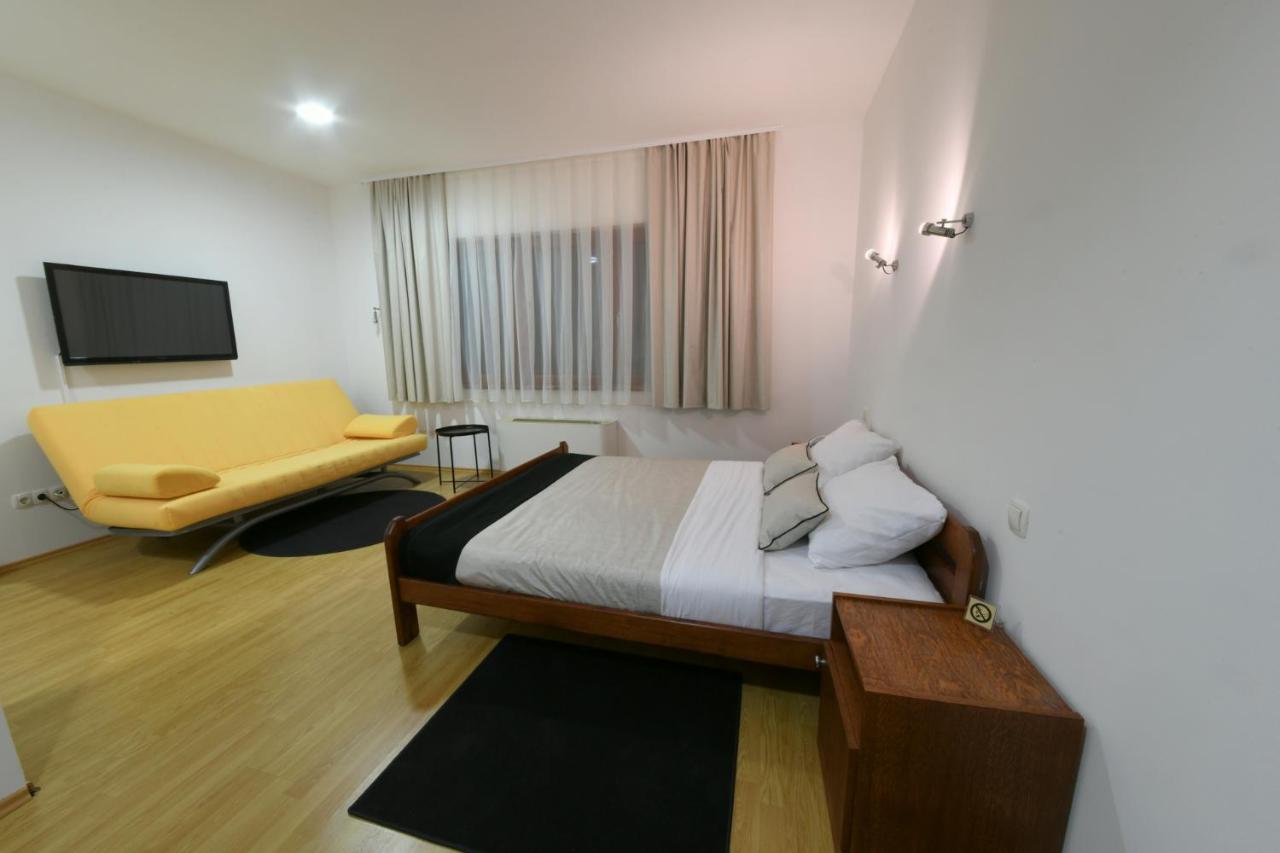 Apartments & Rooms Krizevci Екстер'єр фото