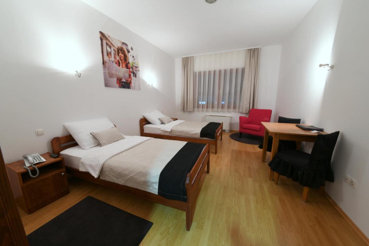 Apartments & Rooms Krizevci Екстер'єр фото